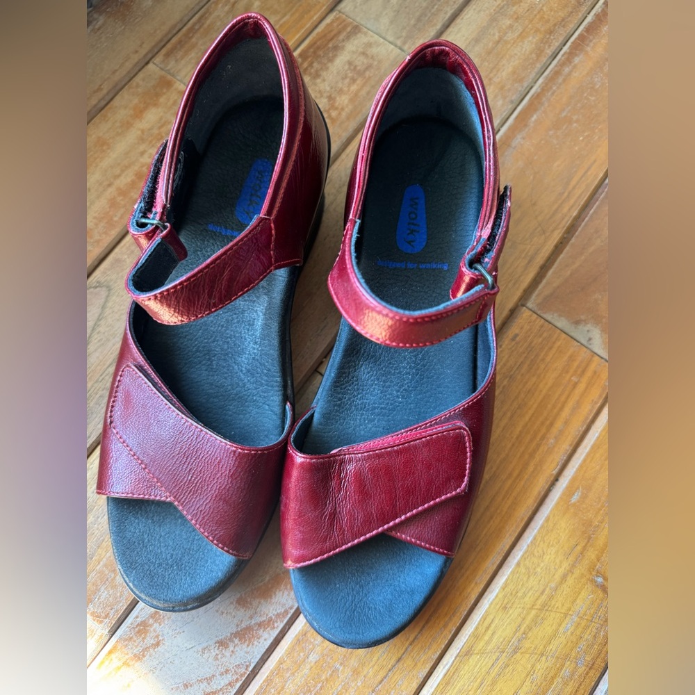 Wolky Women's Patent Burgundy Adjustable Wedge Sandals in Sz 38 or US 8
